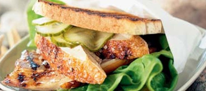 Kyllingesandwich med bacon