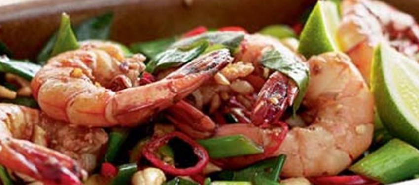 Lynstegte rejer med chili og cashewnødder