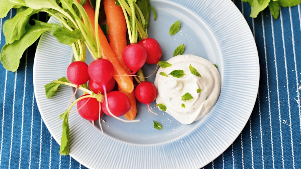 Gedeostdip med mynte og citron