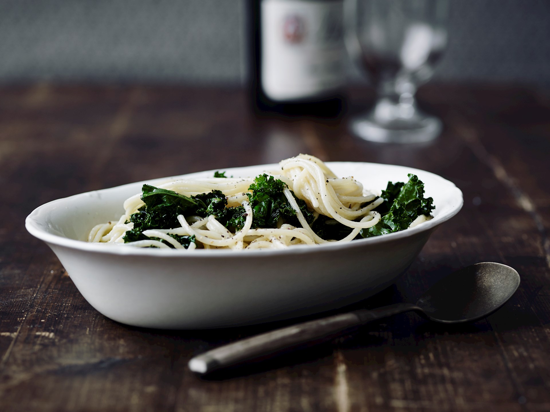 Spaghetti med gorgonzolasmør og grønkål