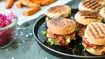 Pulled pork sliders med chilimayo og frisk grønt - thumbnail
