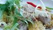 Stegt kyllingebryst med egg fried rice og asiatisk agurkesalat - thumbnail