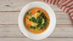 Spicy kylling i rød karrysuppe - thumbnail