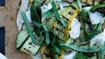 Fladbrød med grillet squash, mozzarella og Padrons peber - thumbnail