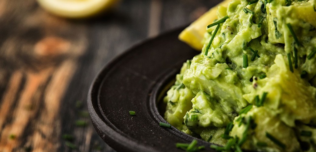 Vegansk mad: Kartoffelsalat med avokado og brøndkarse