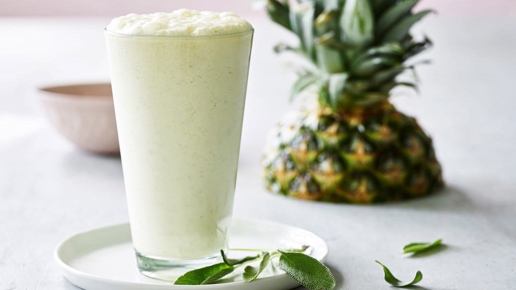 Milkshake med ananas og salvie