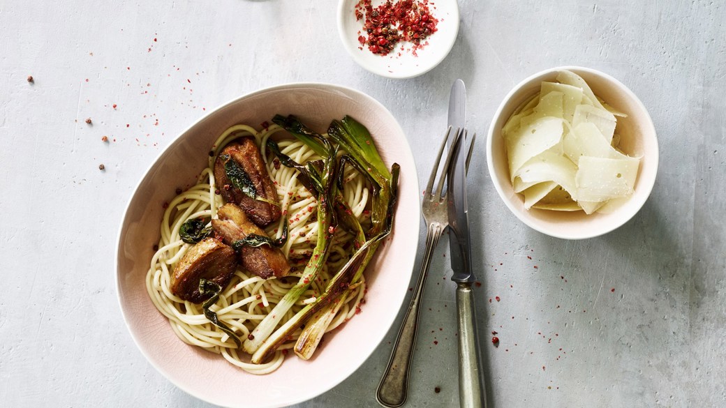 Pasta med andebryst i salviesky