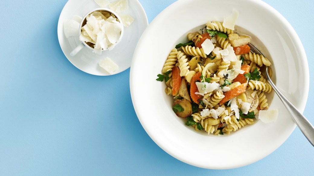 Fusilli med stegte grøntsager