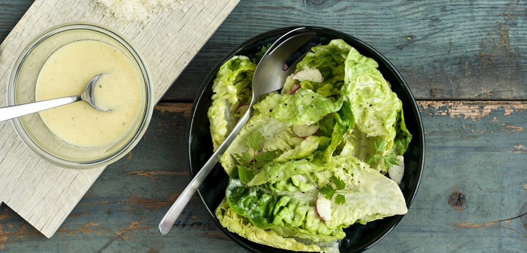 Parmesandressing til den grønne salat