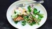 Stegt laks med nudelsalat og avocado-wasabi-dip - thumbnail