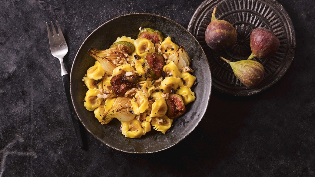 Tortellini med skinke og stegte figner