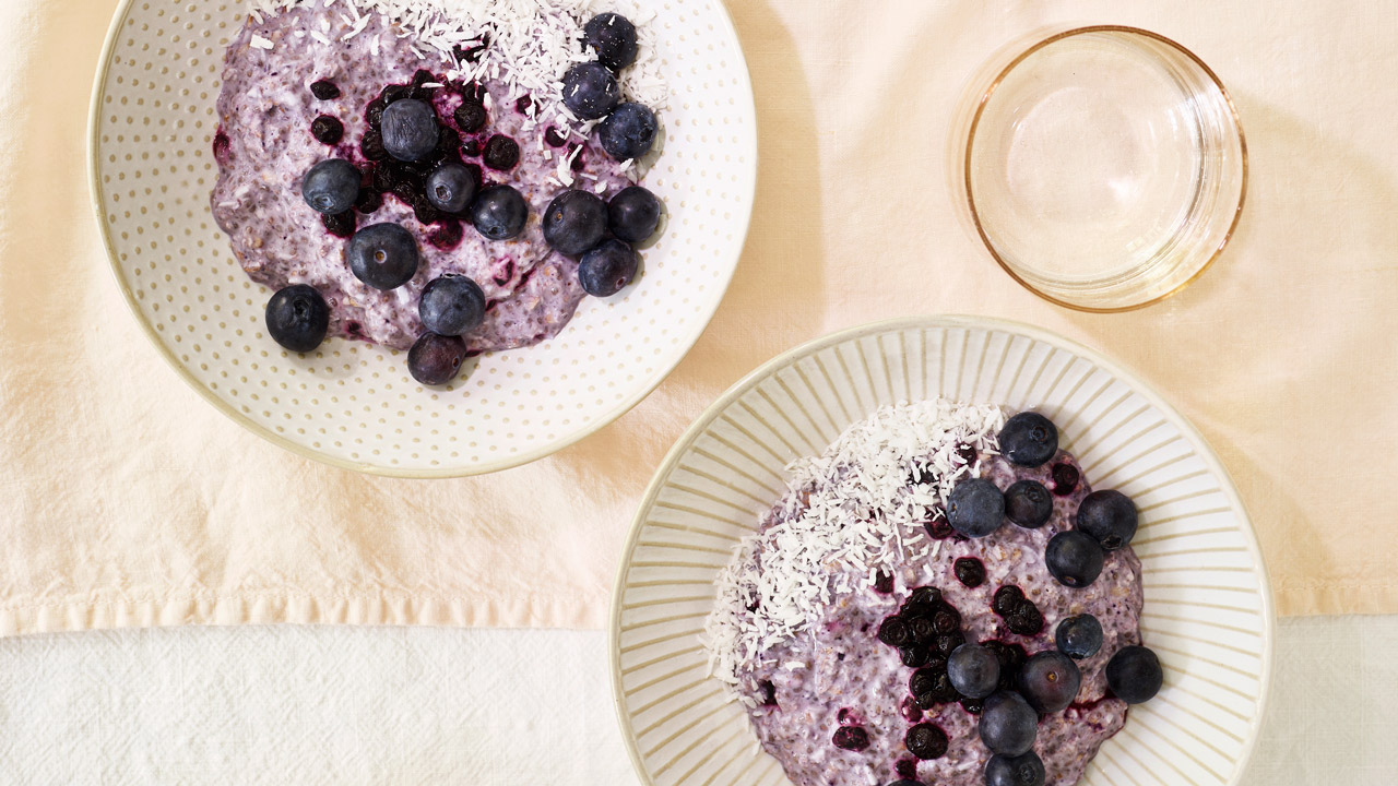Overnight grød med blåbær og kokos